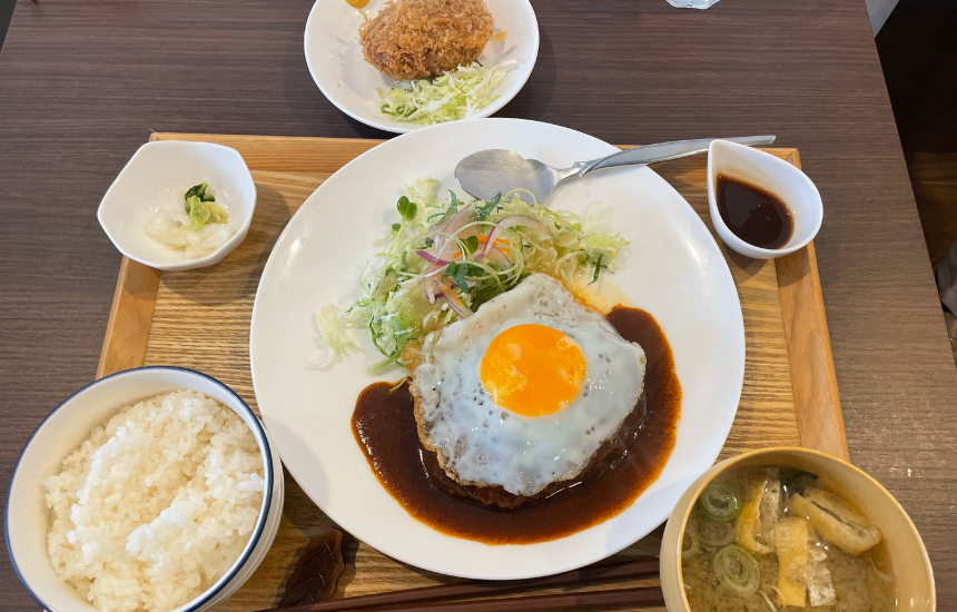 ハンバーグ定食